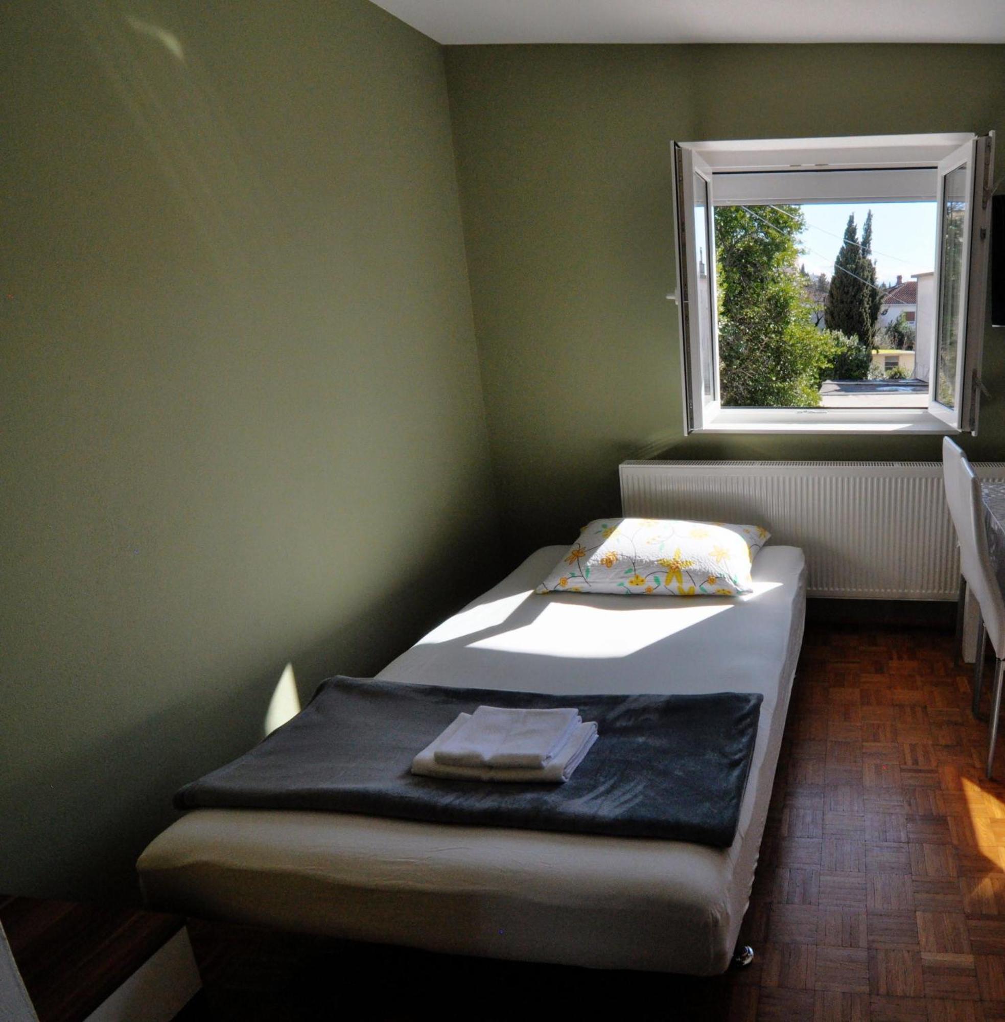 Apartments Kety - Central Heating ツリクヴェニツァ 部屋 写真