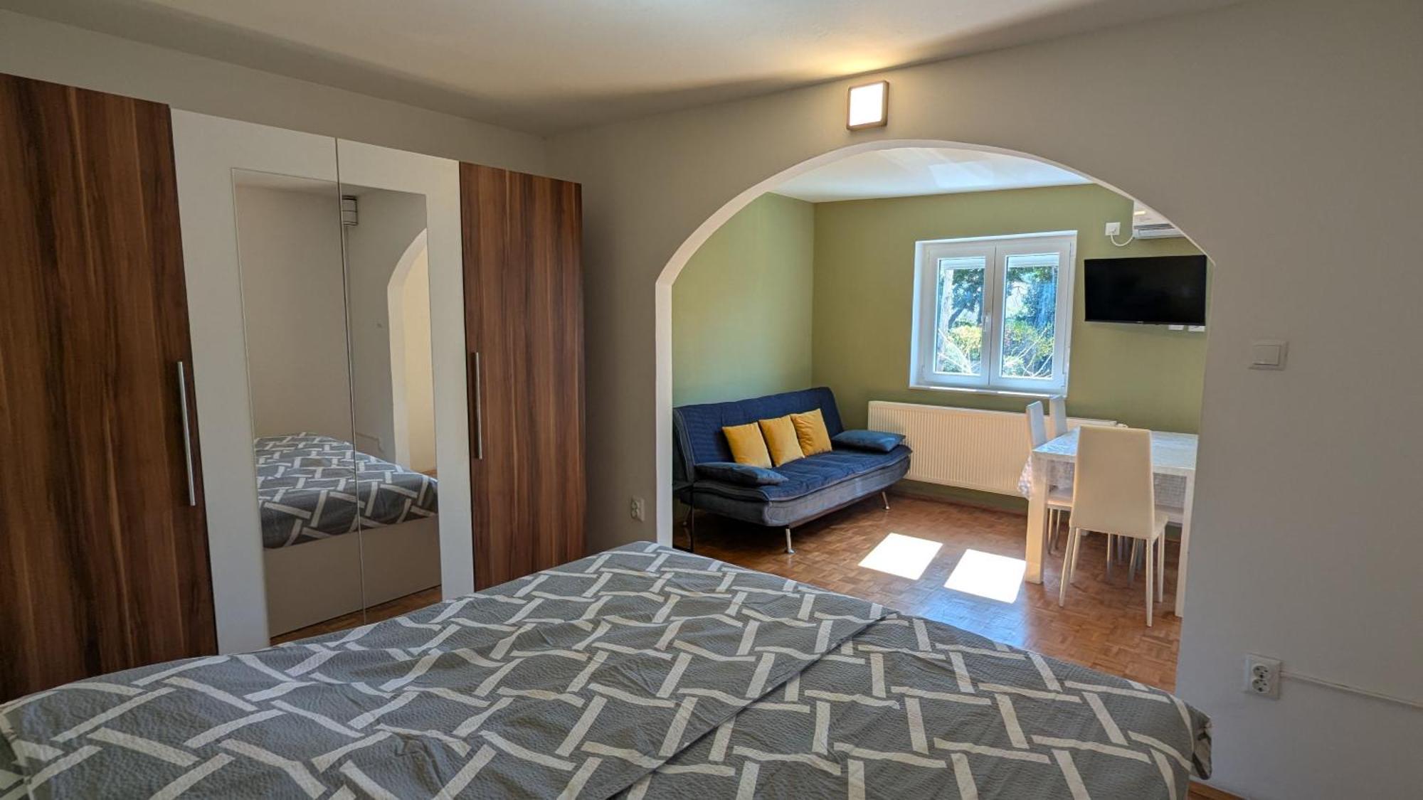 Apartments Kety - Central Heating ツリクヴェニツァ 部屋 写真